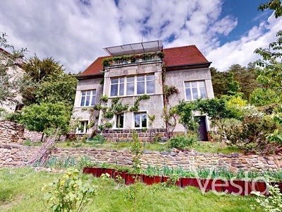 Prodej rodinného domu 228 m², pozemek 825 m²