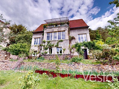 Prodej  rodinného domu 228 m², pozemek 825 m²