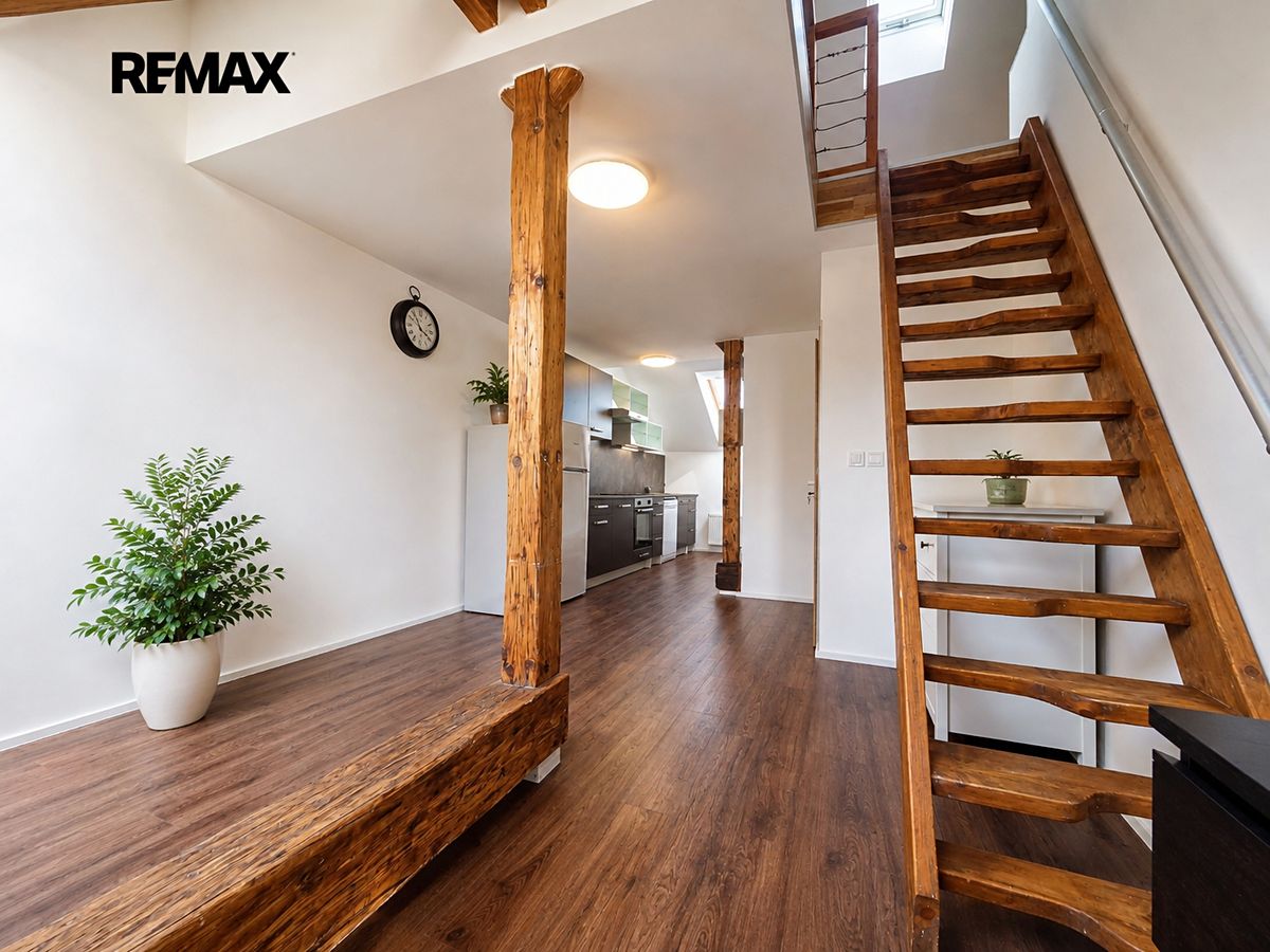 Pronájem bytu 1+1 53 m²