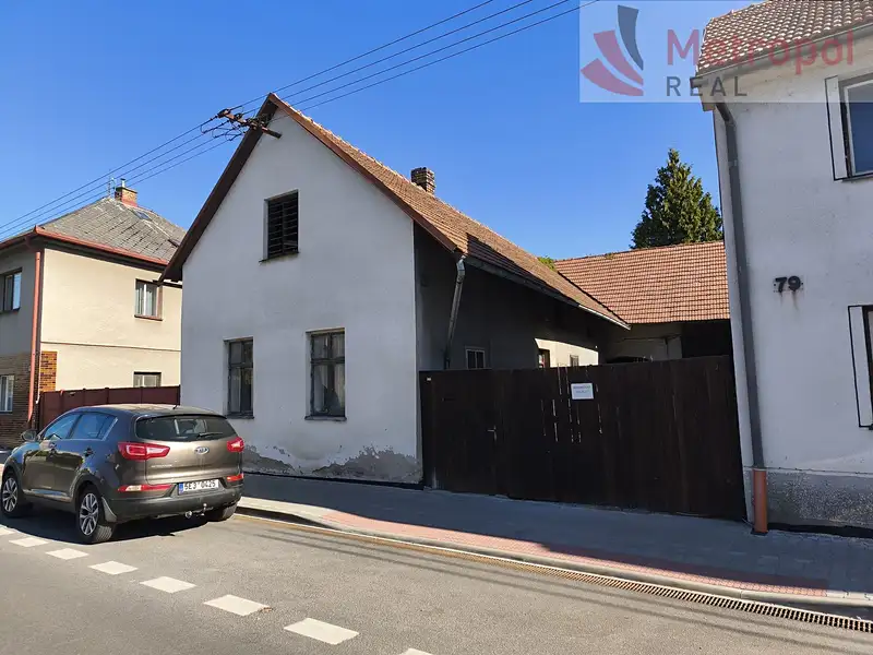 Prodej rodinného domu 200 m², pozemek 1272 m², Holice – náhled fotky 2