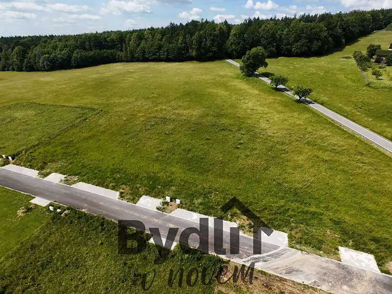 Prodej stavebního pozemku 1012 m², Nové Město pod Smrkem – náhled fotky 3