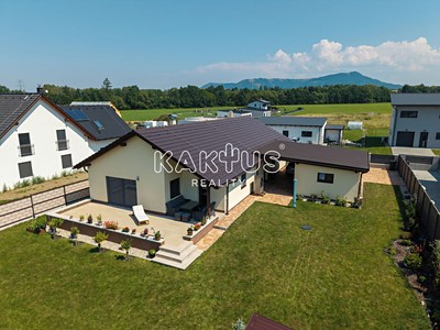 Prodej  rodinného domu 217 m², pozemek 916 m²