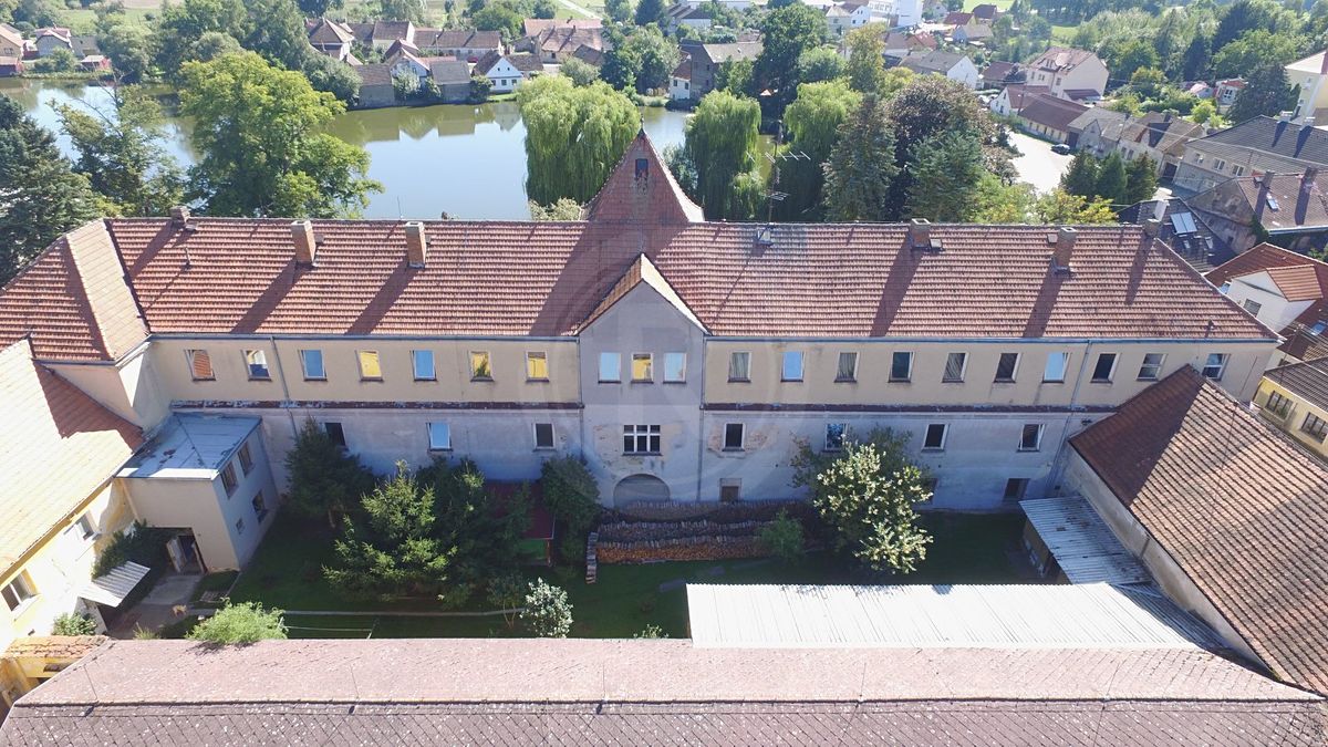 Prodej obchodního prostoru 2355 m² – fotografie 3