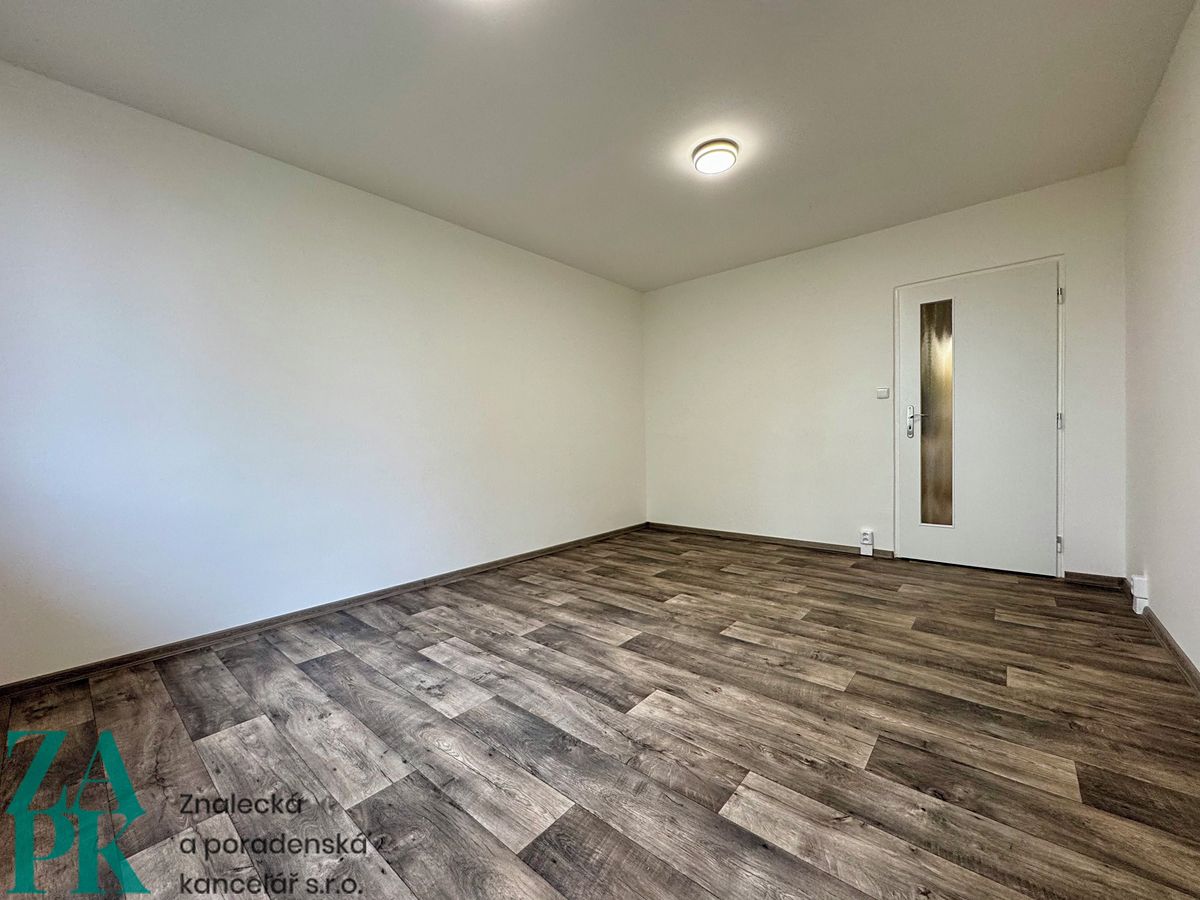 Pronájem bytu 1+kk 28 m² – fotografie 5