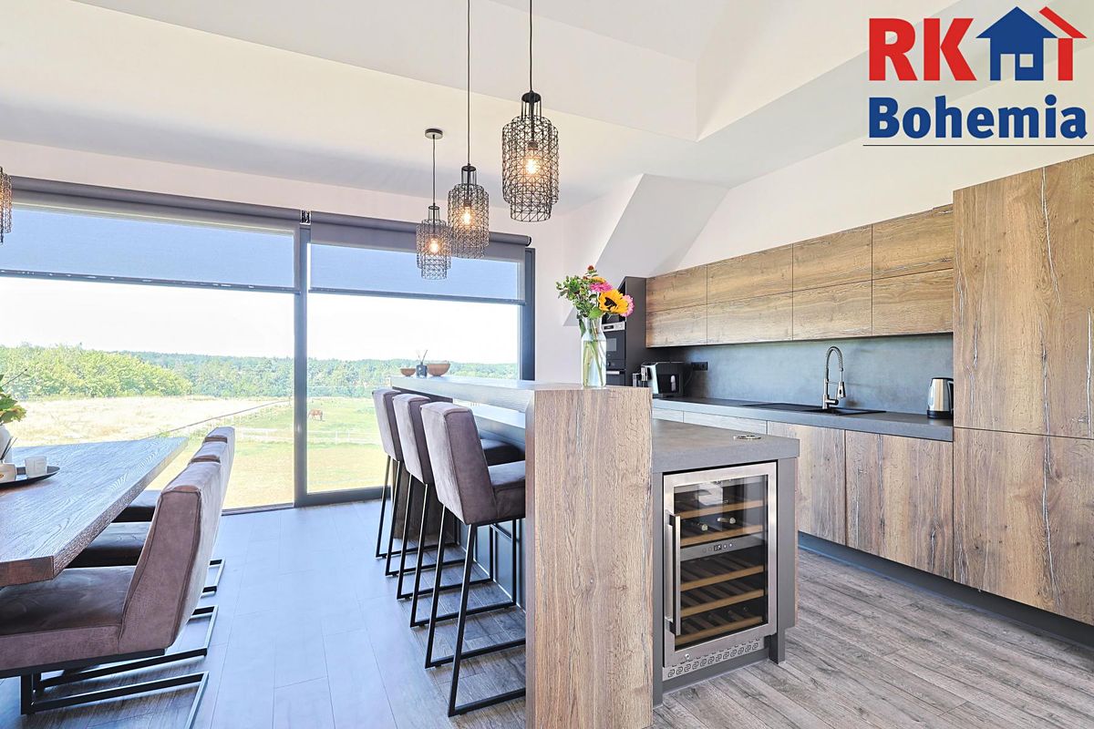 Pronájem bytu 4+kk 184 m² – fotografie 4