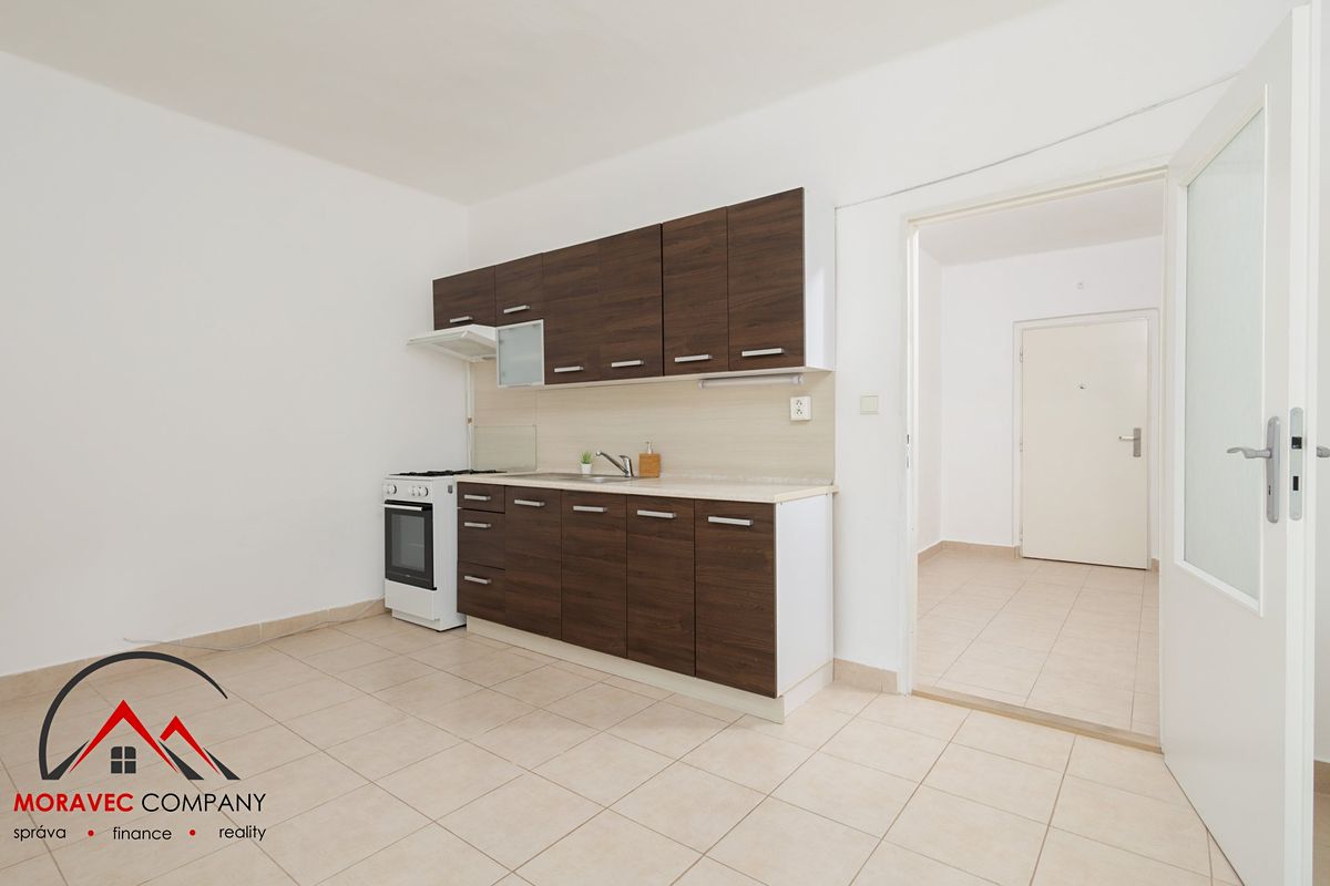 Pronájem bytu 2+1 72 m² – fotografie 2