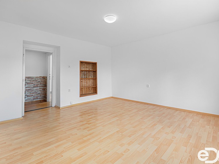 Prodej bytu 2+1, 59 m² (3 z 12)