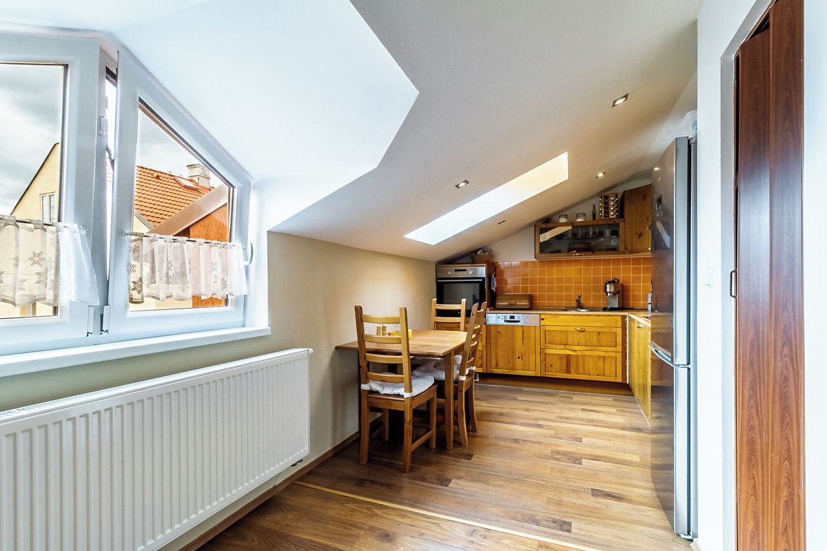 Prodej rodinného domu 225 m², pozemek 376 m² – fotografie 3