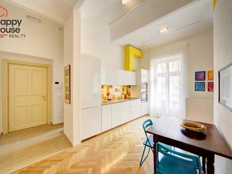 Pronájem bytu 2+kk 65 m², Praha – náhled fotky 1