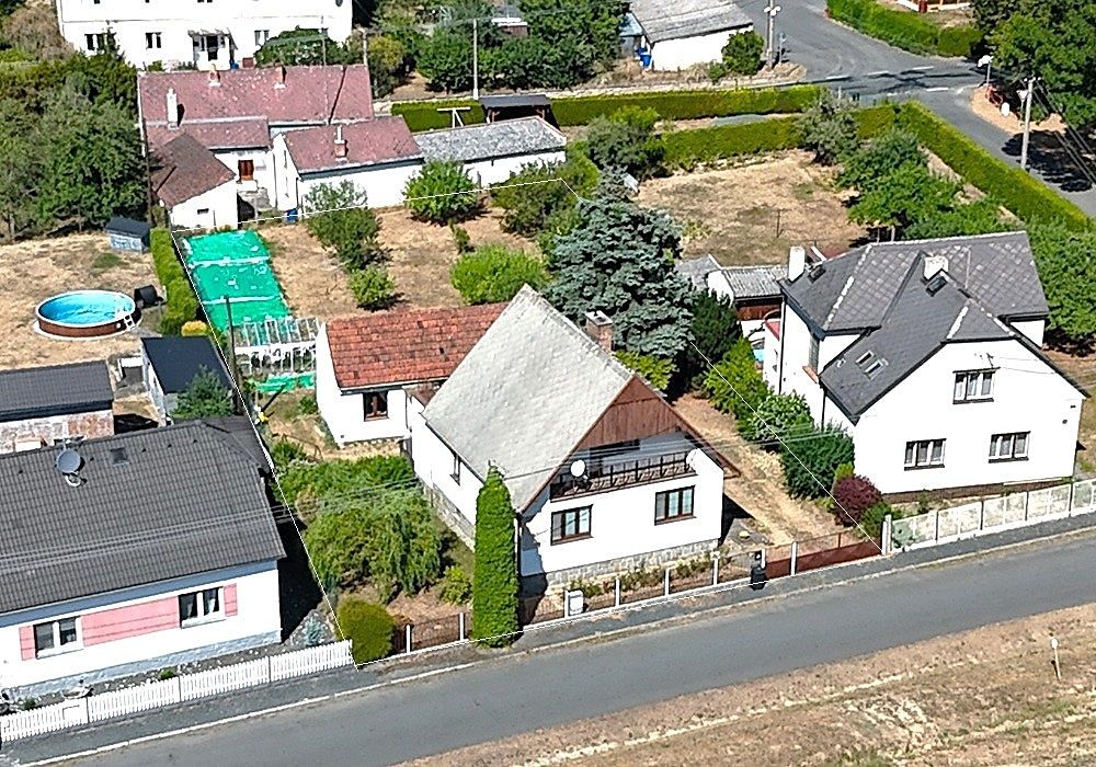 Prodej rodinného domu 210 m², pozemek 1162 m² – fotografie 2