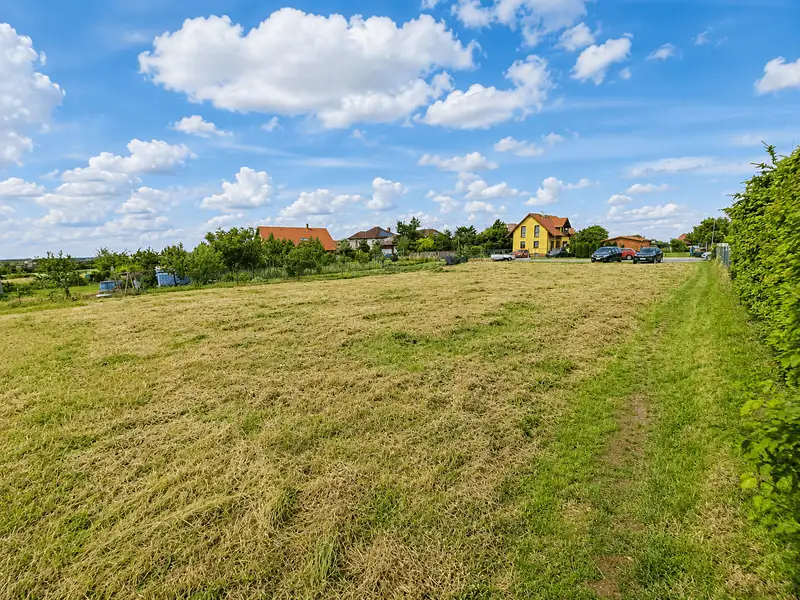 Prodej stavebního pozemku 1018 m², Kosoř – náhled fotky 1