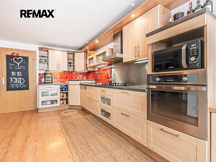 Будинок на продаж, 190 м² (3 з 31)