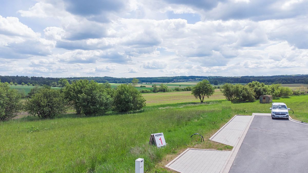 Prodej stavebního pozemku 1366 m² – fotografie 2