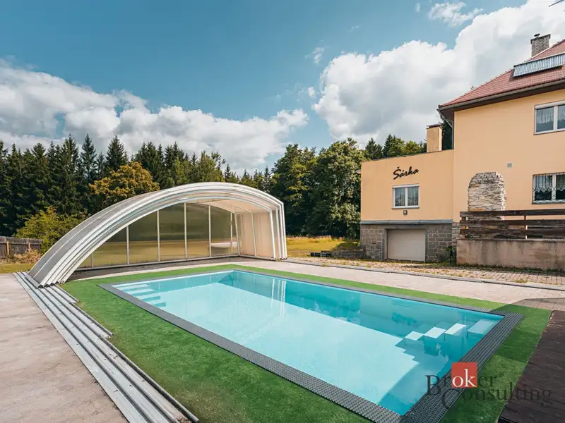 Prodej rodinného domu 400 m², pozemek 2994 m², Karlovy Vary – náhled fotky 1