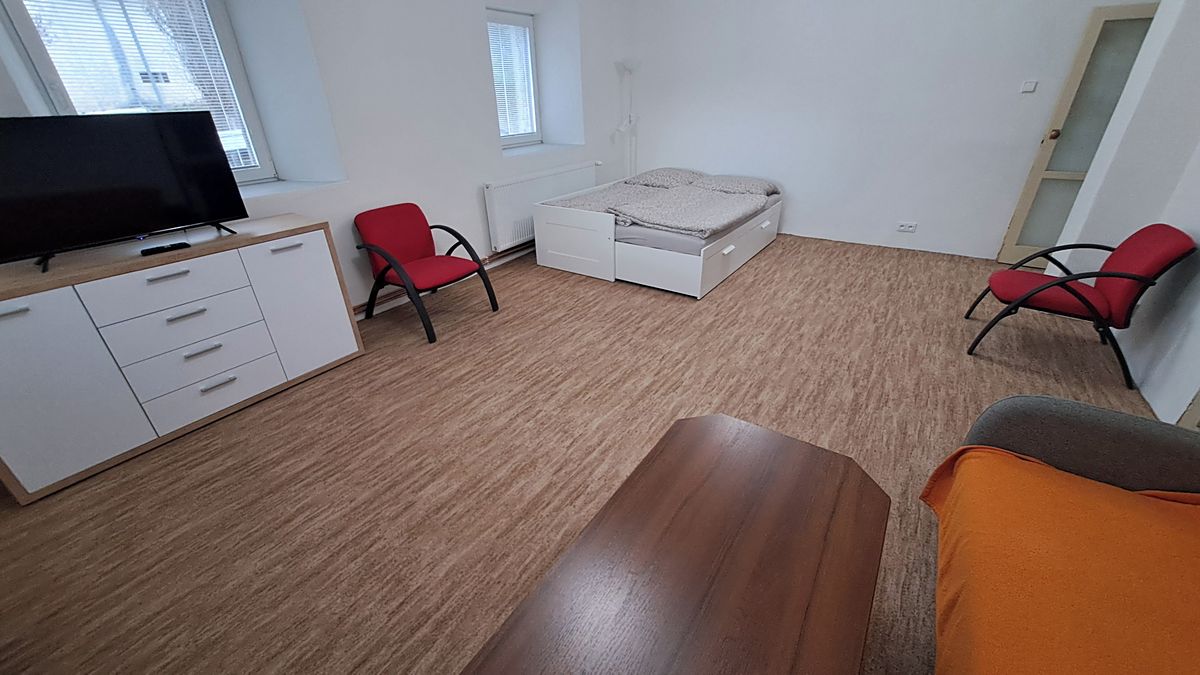 Pronájem bytu 2+1 72 m² – fotografie 2