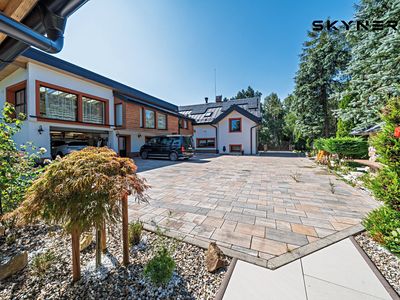 Pronájem rodinného domu 400 m², pozemek 2200 m²