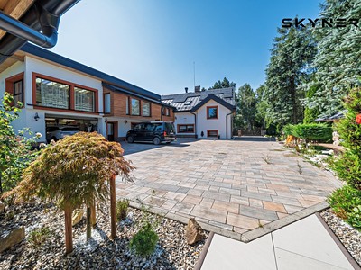 Pronájem  rodinného domu 400 m², pozemek 2 200 m²