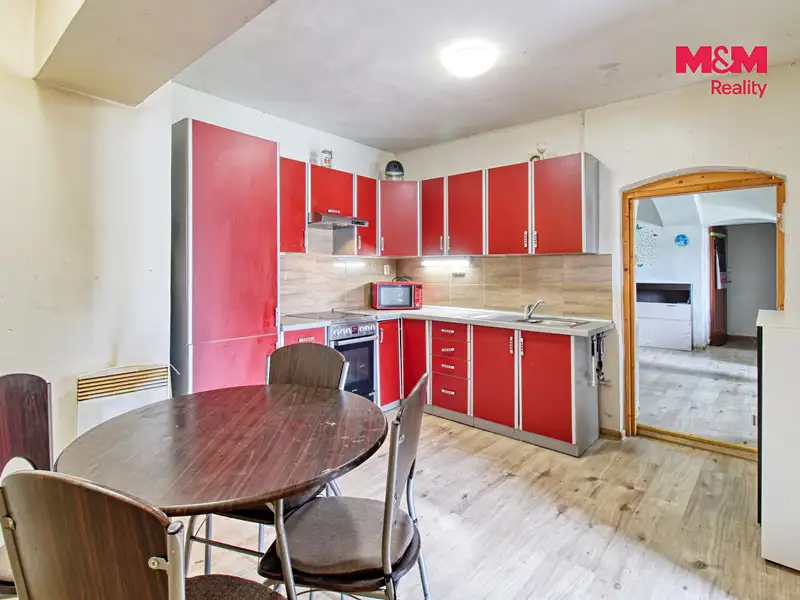 Prodej rodinného domu 268 m², pozemek 1564 m², Žatec – náhled fotky 2