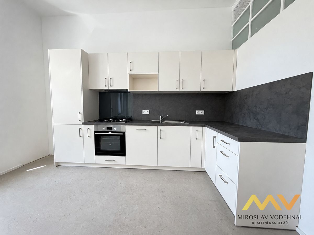 Pronájem bytu 3+1 129 m² – fotografie 2