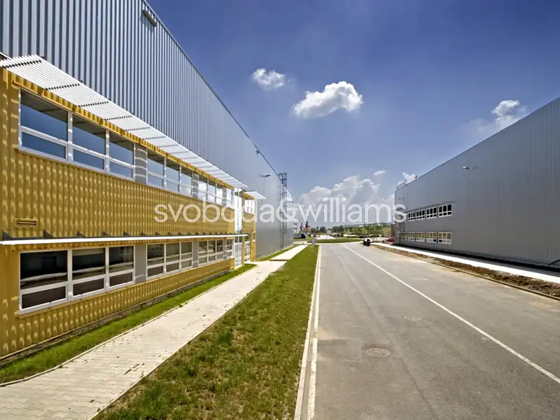 Pronájem výrobní haly, prostoru 2392 m², Klecany – náhled fotky 1