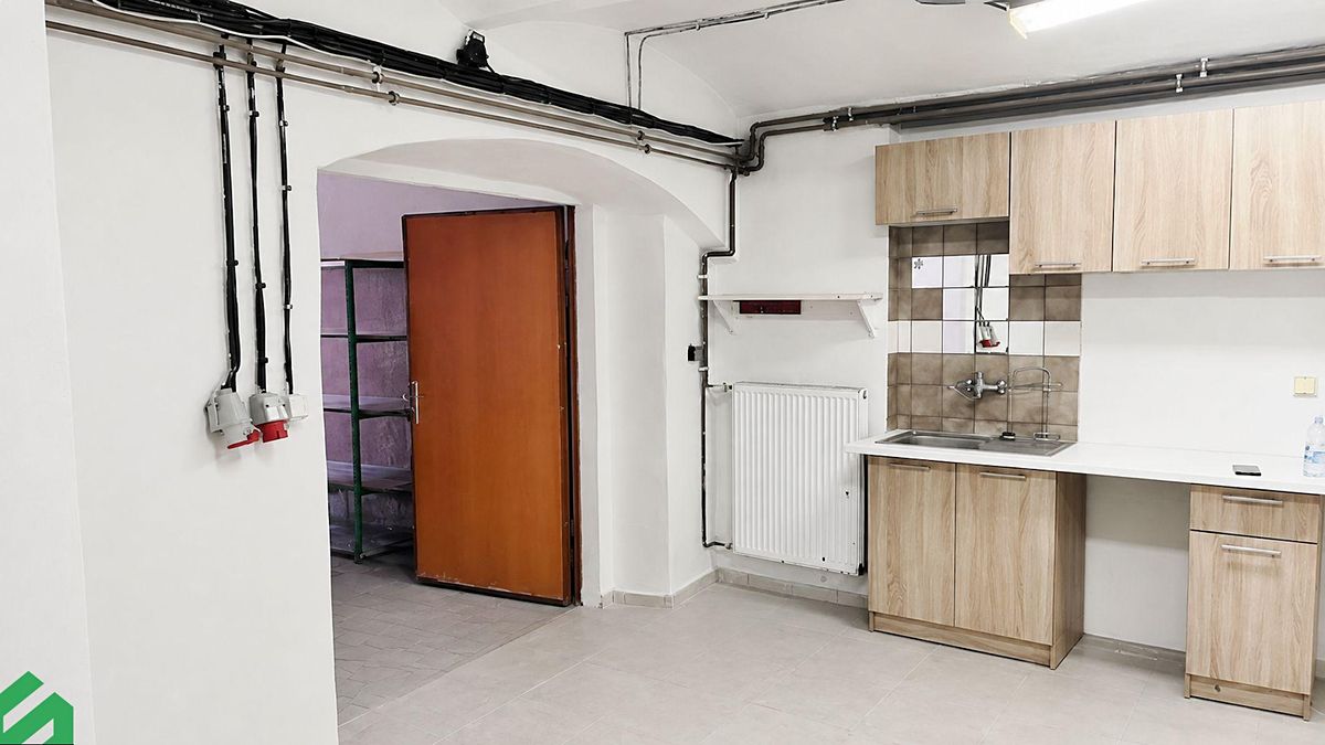 Pronájem výrobní haly, prostoru 96 m²