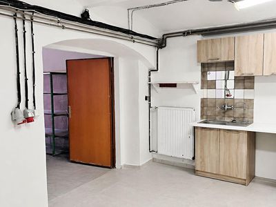 Pronájem výrobní haly, prostoru 96 m²