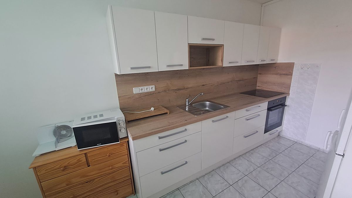 Pronájem bytu 3+1 65 m² – fotografie 2