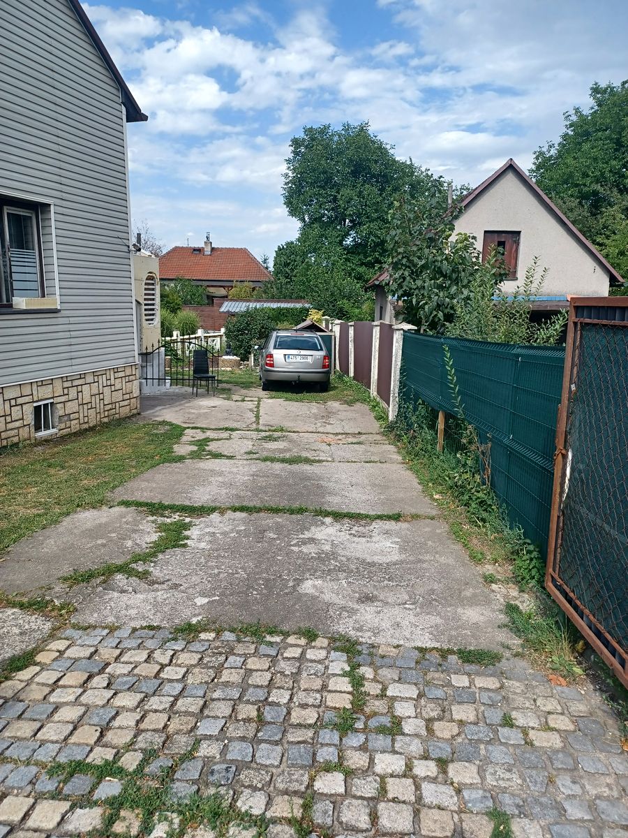 Prodej rodinného domu 300 m², pozemek 652 m² – fotografie 4