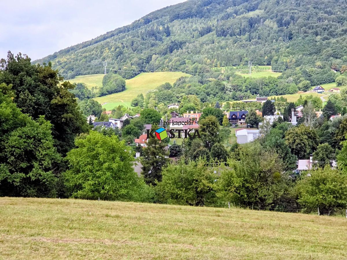 Prodej rodinného domu 200 m², pozemek 1857 m² – fotografie 2
