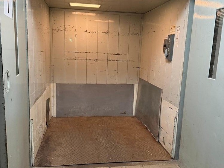 Pronájem komerčního prostoru, 200 m² (24 z 50)
