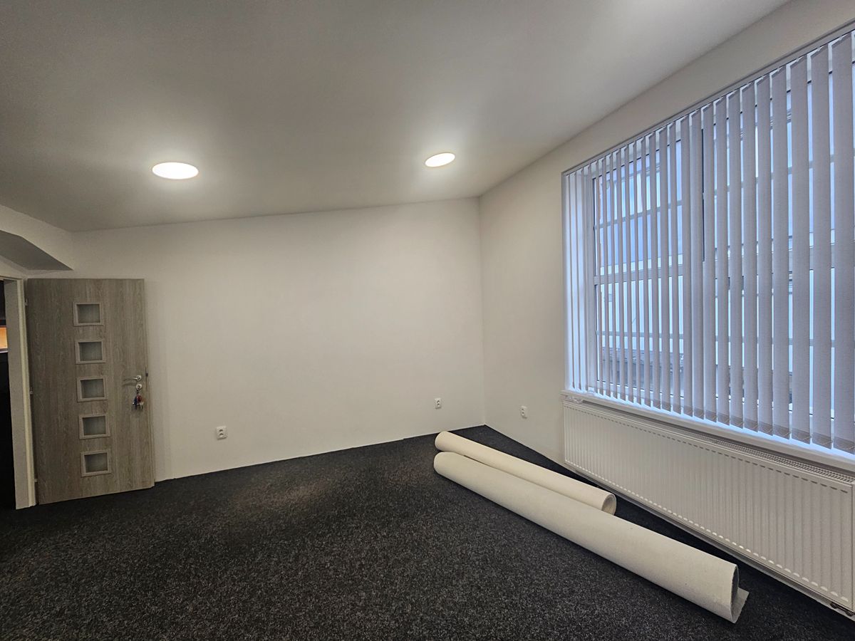 Pronájem kanceláře 23 m² – fotografie 3