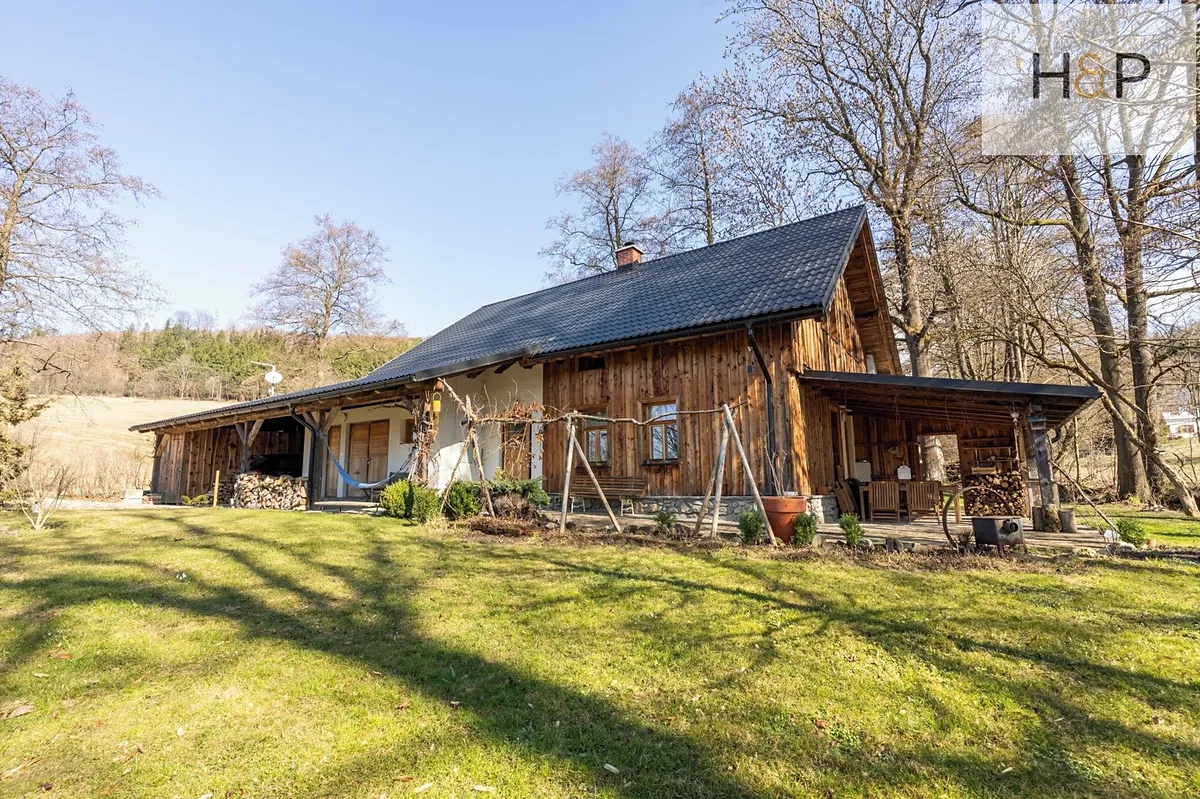Prodej rodinného domu 214 m², pozemek 1881 m²