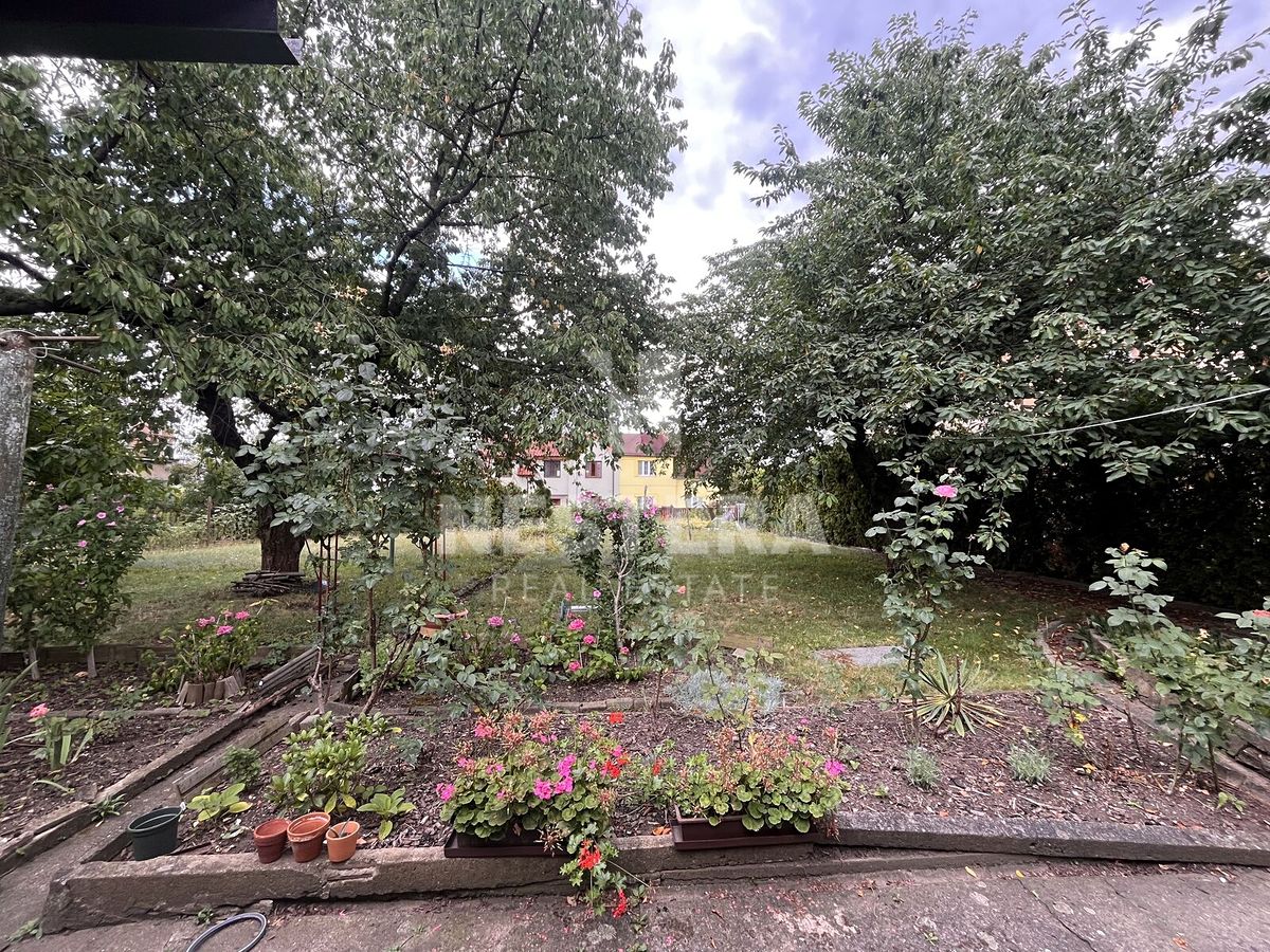 Prodej stavebního pozemku 834 m² – fotografie 5