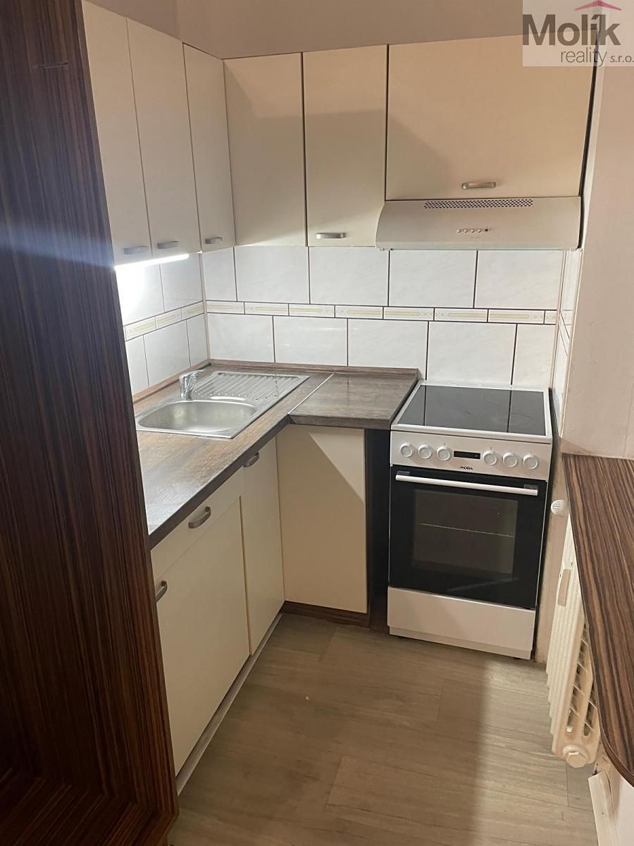 Pronájem bytu 2+kk 44 m² – fotografie 3