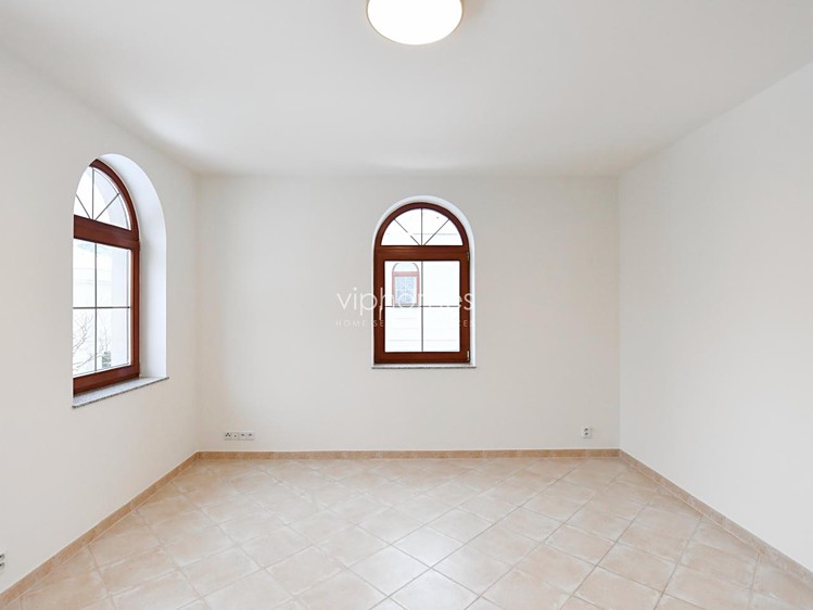 Pronájem domu, 270 m² (8 z 21)