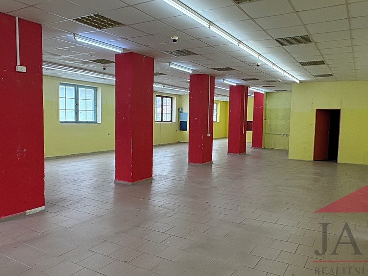 Комерційне приміщення на продаж, 385 м² (24 з 33)