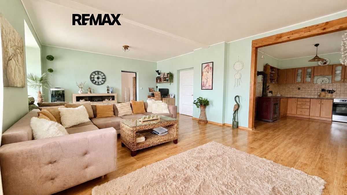 Prodej rodinného domu 129 m², pozemek 882 m² – fotografie 3