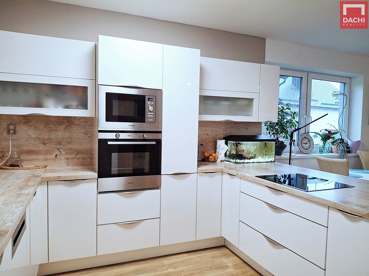 Prodej rodinného domu 150 m², pozemek 1764 m² – fotografie 3