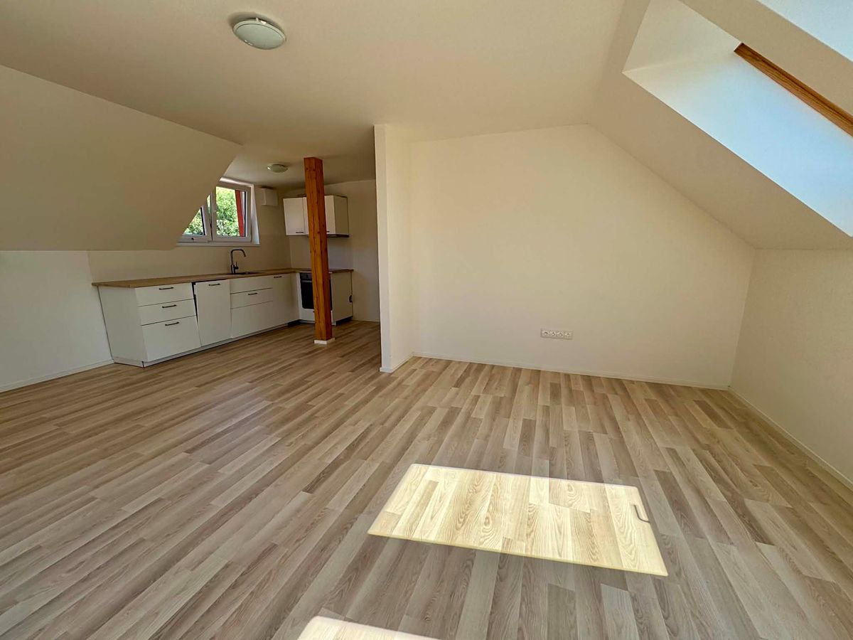 Pronájem bytu 3+kk 77 m²