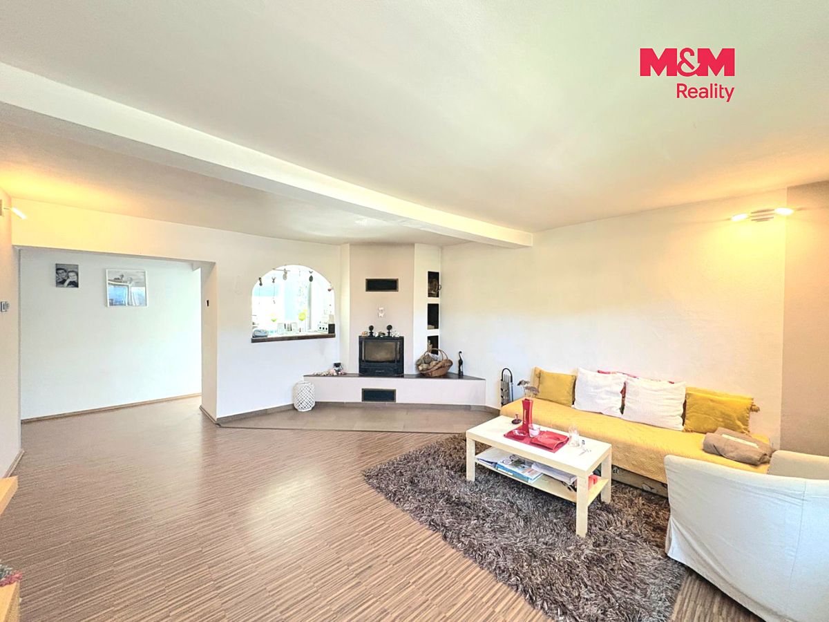 Prodej rodinného domu 155 m², pozemek 1163 m² – fotografie 2