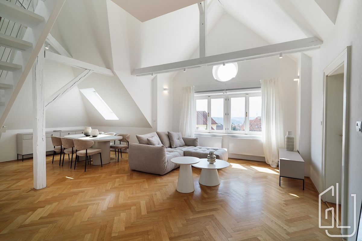 Pronájem bytu 3+1 144 m²