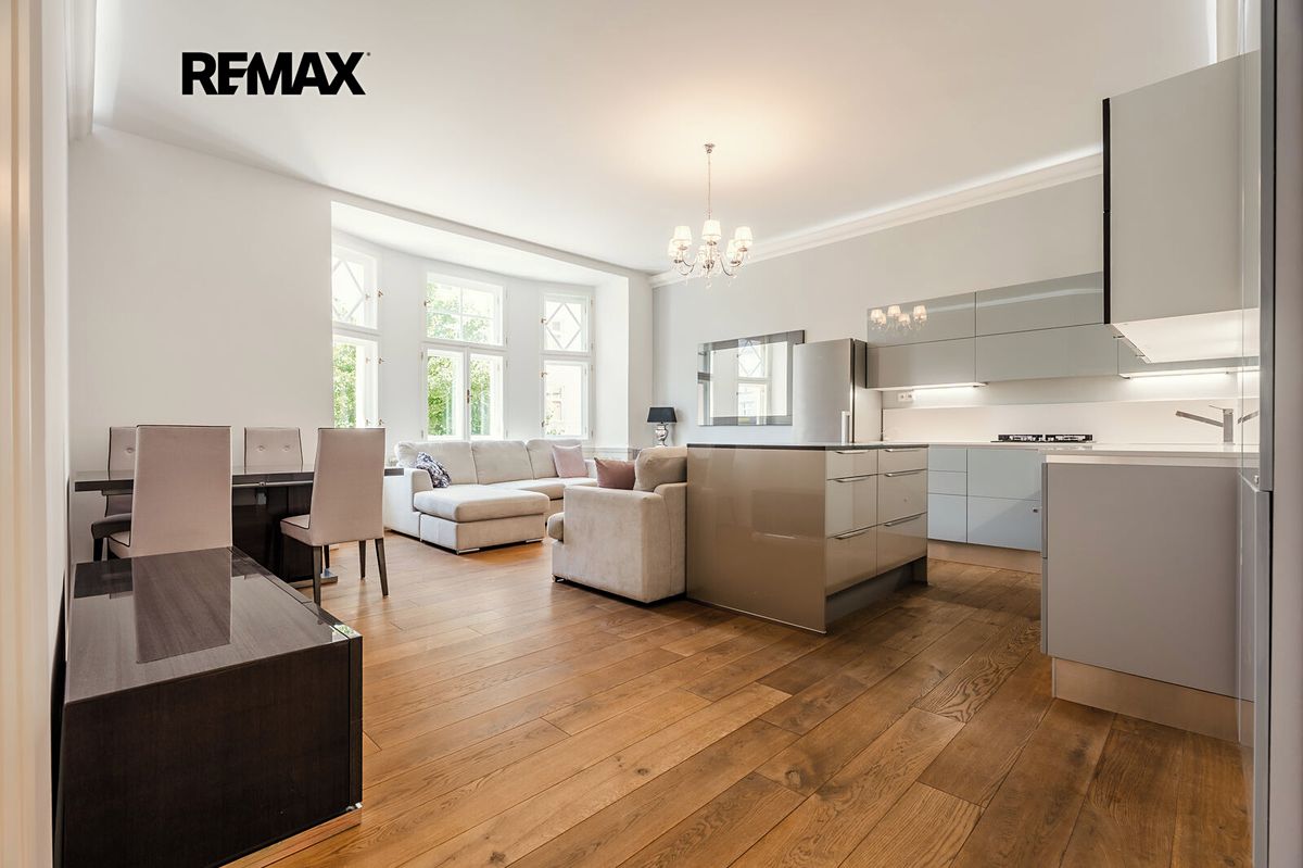 Pronájem bytu 4+kk 103 m²