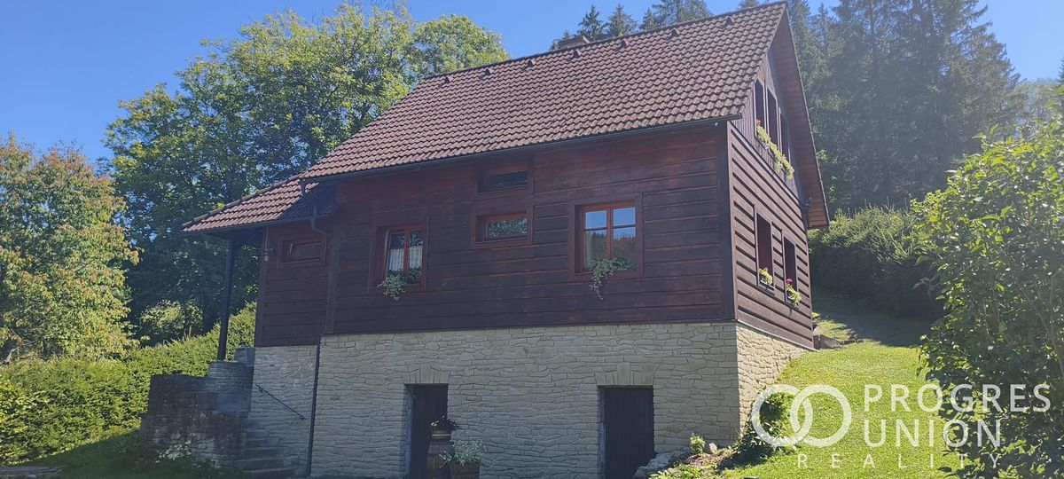 Prodej rodinného domu 128 m², pozemek 767 m² – fotografie 2