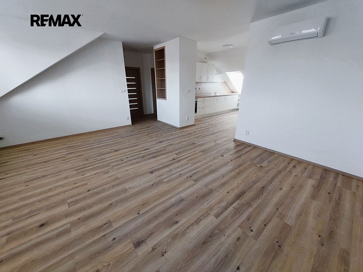 Pronájem bytu 3+kk 96 m²