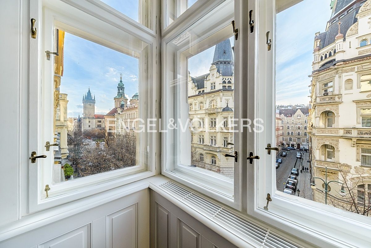 Pronájem bytu 6 pokojů a více 285 m² – fotografie 4