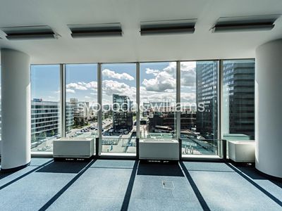 Pronájem kanceláře 733 m²