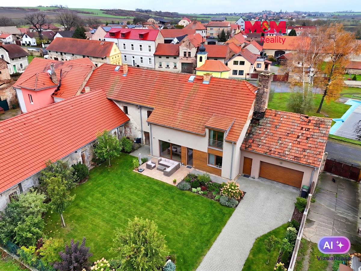 Prodej rodinného domu 320 m², pozemek 1613 m²