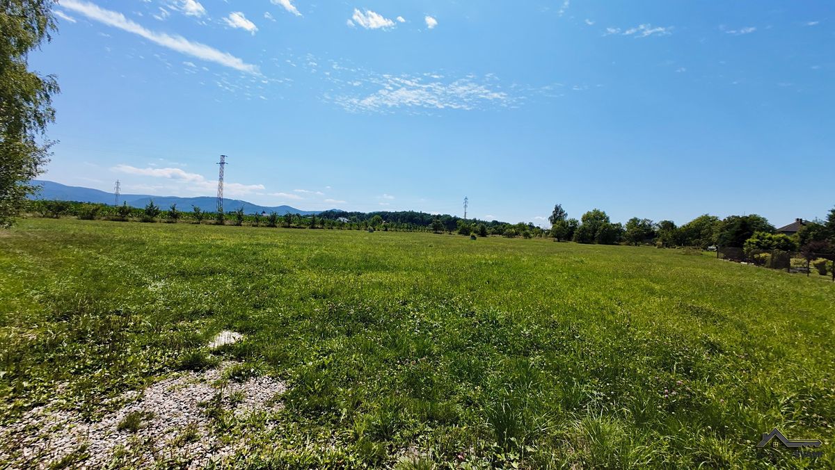 Prodej stavebního pozemku 2033 m² – fotografie 3