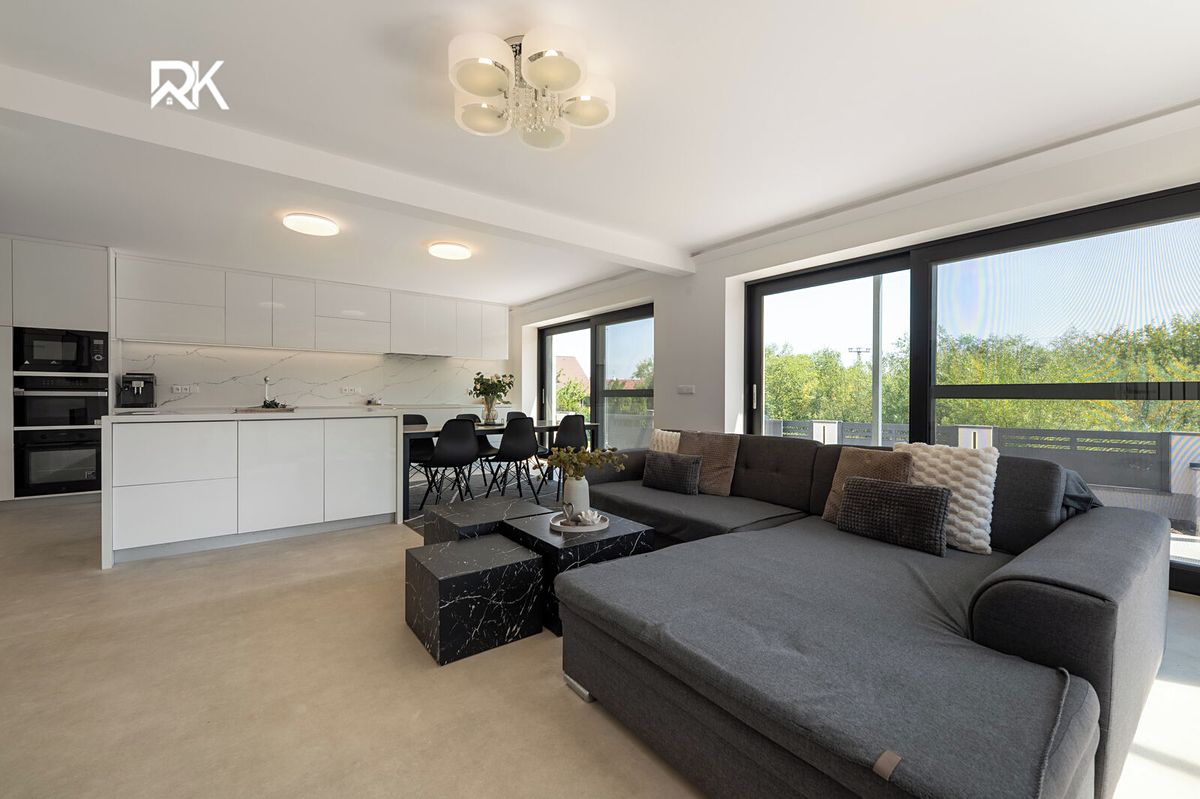 Prodej rodinného domu 279 m², pozemek 1184 m² – fotografie 3