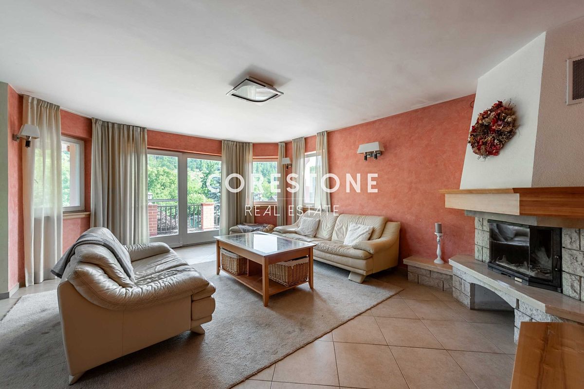 Prodej rodinného domu 658 m², pozemek 4025 m² – fotografie 4